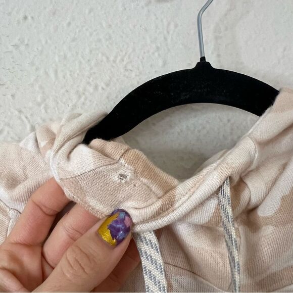 Vuori Beach Hoodie in Bisque Camo Size Small - Picture 12 of 12